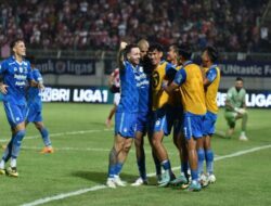 Kampiun Perserikatan 1 2023/2024, Persib Bandung Resmi Punya Tiga Bintang