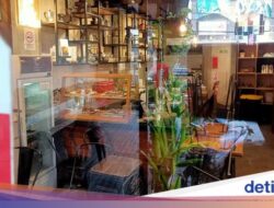 Hadeh, Bule Ngamuk dan Banting-banting Produk Kafe gegara Dilarang Merokok