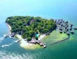 10 Pulau Eksotis Hingga Kepulauan Seribu, Nomor 7 Punya Resort Bergaya Papua