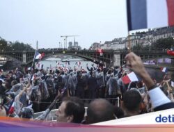 Evenbesar Paris, Politik Luar Negeri Ekonomi dan Kesuksesan Perjalanan Di Luarnegeri Prancis