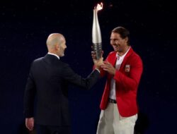 Estafet Obor Di Zinedine Zidane Di Rafael Nadal Warnai Opening Ceremony Pesta Aktivitasfisik Paris 2024