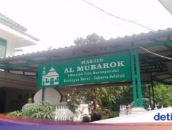 Potret Masjid Tua Al Mubarok Ke Jaksel yang Berdiri Dari Ratusan Tahun