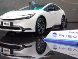 1 Di 4 SPK Toyota Di GIIAS 2024 adalah Kendaraan Pribadi Hybrid