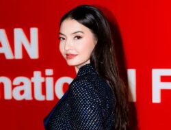 Raline Shah Sentil Netizen usai Disebut Fokus Bersama Sebab Itu Seniman: Stafsus Bukan PNS