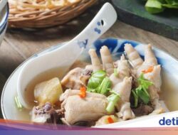 Resep Sup Ceker Ayam Berkaldu Bening Gurih Bagi Makan Malam