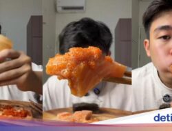 Makan Salmon Campur Tobiko dan Saus Wijen Dari Sebab Itu Gaya Hingga TikTok
