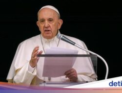 Trombosit Rendah, Paus Fransiskus Jalani Transfusi Darah