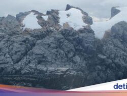 Puncak Carstensz dan Fakta Mengerikan yang Terlihat Hingga Citra Satelit