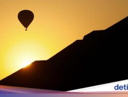 Warga Meksiko Nikmati Hangatnya Matahari Awal Musim Semi