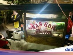 Mantul! Cicip Nasi Goreng Tektek Bang Boim yang Perlu Antre 1,5 Jam
