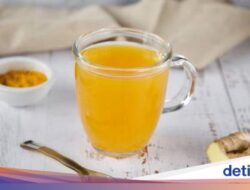 7 Khasiat Rutin Minum Air Rebusan Jahe dan Kunyit, Ada Efek Sampingnya?