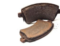 Tanda-tanda Kampas Rem Kendaraan Bermotor Roda Dua Aus Minta Diganti