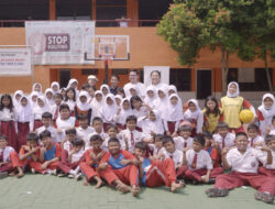 Peduli Kesejajaran Anak, Sun Life Indonesia Donasi Peralatan Basket Hingga 30 Sekolah