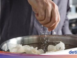 6 Trik Mengatasi Masakan Keasinan, Tak Perlu Dibuang!