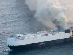 Kebakaran Kapal Kargo Bikin Khawatir Soal ‘Safety’ Kendaraan Pribadi Elektrik
