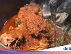 Spesial! Ikan Pangek hingga Ayam Masak Bom yang Karena Itu Menu Nostalgia 2 Chef