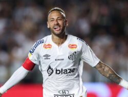 Pesepak Bola Neymar Positif COVID-19