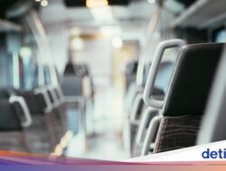 Penumpang Pesawat Terjebak Hingga Kendaraan Angkutan Umum Bandara, Tanpa AC