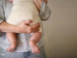 Bayi 2 Tahun Hampir Meninggal gegara Sembelit, Paru-parunya Terhimpit