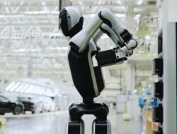 Android Humanoid China Ini Bisa Bekerja 24 Jam Non-Stop, Ganti Baterai Sendiri Di 3 Menit
