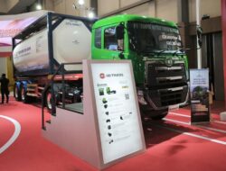 UD Trucks Serahkan 9 Unit Quester Hingga Perusahaan Pengiriman Surabaya