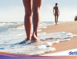 Pengunjung Desa Ini Wajib Telanjang, Sudah Puluhan Ribu yang Datang