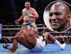 Momen Evander Holyfield Dipermalukan Andy Ruiz Jr Ke Atas Ring: Saya Dihajar Bocah