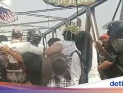 Viral Pengantin Digendong Lewat Jembatan Pemali, Ternyata Ada Mitosnya