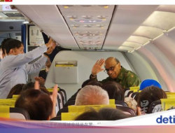 Di Pemimpin Negara Singapura Naik Pesawat Budget, Warga Bersorak Gembira