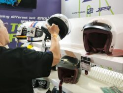 Usaha Helm Kendaraan Bermotor Roda Dua Seret, Dibeli Cuma Biar Gak Ditilang Polisi