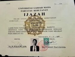 Rismon Sianipar Ungkap Indikasi Kuat Ijazah Jokowi Palsu: Berkacamata