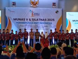 Menkop Ferry Buka Munas dan Silatnas 2025 Perhimpunan BMT Indonesia