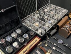 Jam Tangan Antik Bersama Sebab Itu Sorotan Ke Urban Sneakers Society 2025, Harganya Tembus Rp70 Juta  