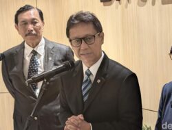 Menkes Minta Dapur Umum Dibuatkan Sebagai Nakes-Ahli Kebugaran Terdampak Bencana Sumatera