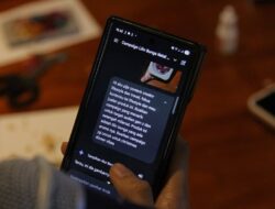 Di Telepon Genggam Lipat dan Gemini AI Menggantikan Konsultan Usaha Mahal