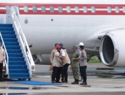 Tiba Ke Aceh, Prabowo Peluk Gubernur Mualem