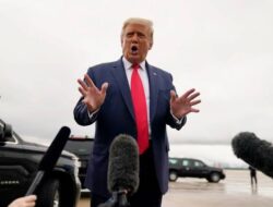 Ahli Sains Prediksi Donald Trump Bisa Serang Greenland