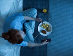 Praktisi Medis Gizi Bicara Waktu Ideal Makan Malam Biar BB Nggak Cepat Naik