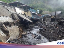 Kawasan Wisata Guci Tegal Hancur Diterjang Genangan Air Bandang