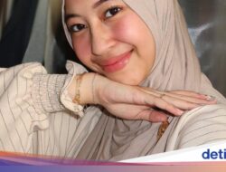 Adiba Khanza Kegemaran Nongkrong Di Kafe Cantik, Ini Potretnya!