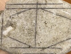 Batu Di Era Romawi Bikin Ilmuwan Bingung Malahan AI pun Ikutan Pusing