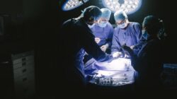 Takut Operasi, Pria Ini Biarkan Sumpit ‘Nyangkut’ Hingga Tenggorokan Di 8 Tahun