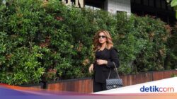 Mewah! Tasya Farasya Makan Croissant Ke Dubai hingga Ngopi Ke Mekkah