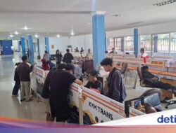Hindari Macet-Incar Tiket Kendaraan Angkutan Umum Murah