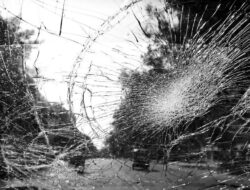 Viral Innova dan Livina Adu Senggol Bak Sinema Laga Ke Jalan Tol