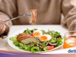Makan Salad Terus Tapi Berat Badan Gak Turun-turun? Ini Alasannya