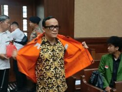 Kok Lembaga Hukum Berpolitik, Ini Aneh!