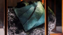 Saku Tangan Untuk Kulit Dinosaurus Memicu Perdebatan Ilmiah, Ini Alasannya