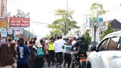 Prabowo Minta Pindad Buat Kendaraan Pribadi Khusus Pemimpin Negara Sebagai Sapa Warga