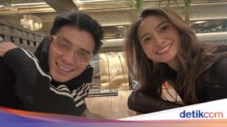 Intip Potret Seru Acha Septriasa Di Jajan Matcha hingga Minuman Di Kafe